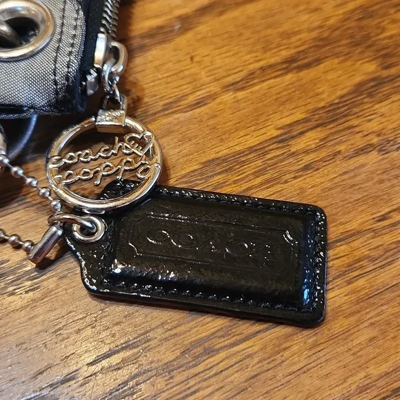 Coach Poppy 13Wx10H - Picture 5 of 13